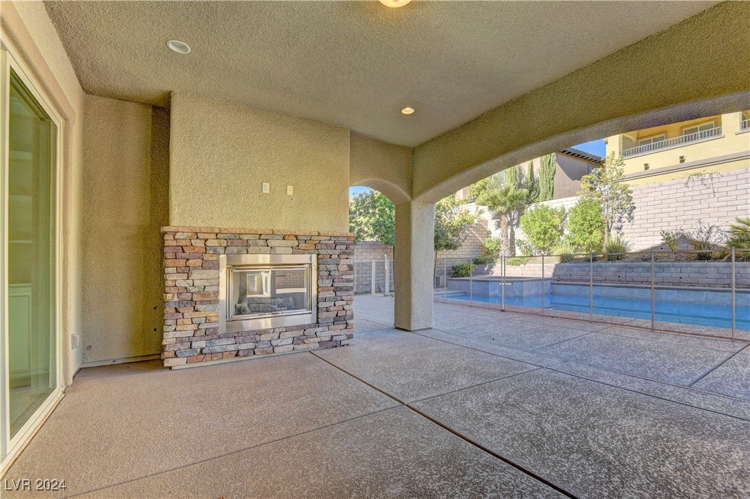 12104 Edgehurst Court