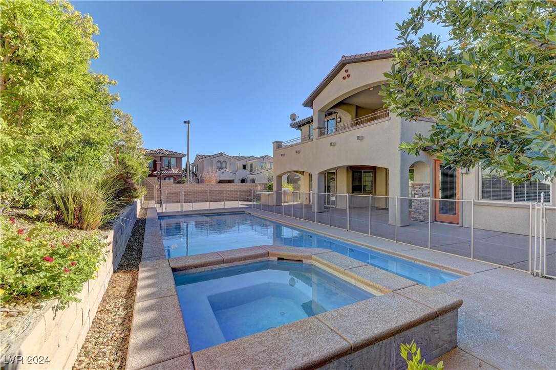 12104 Edgehurst Court