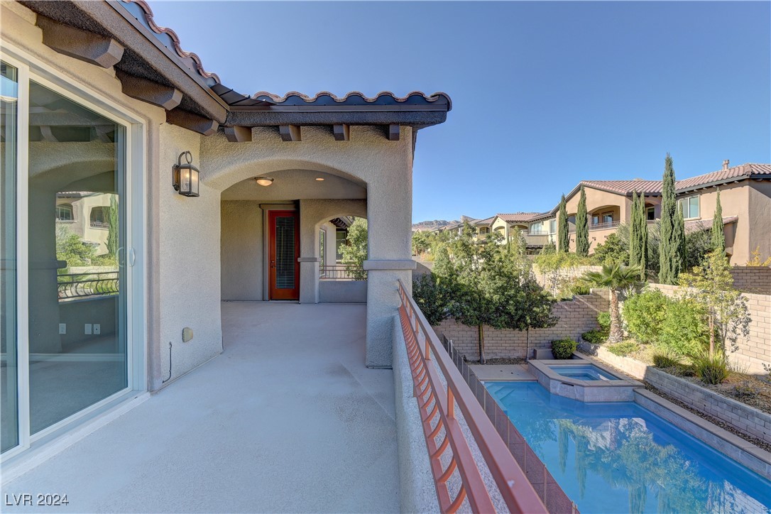 12104 Edgehurst Court