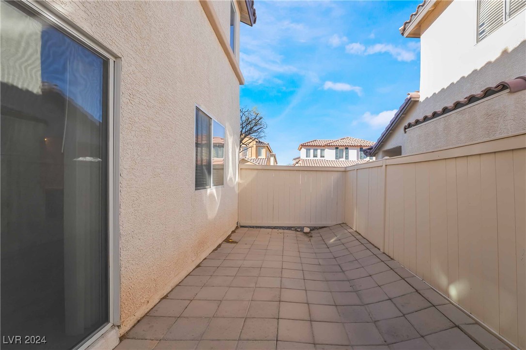 8266 Amphora Street