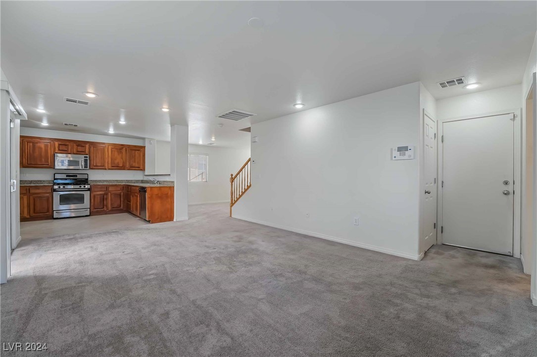 8266 Amphora Street