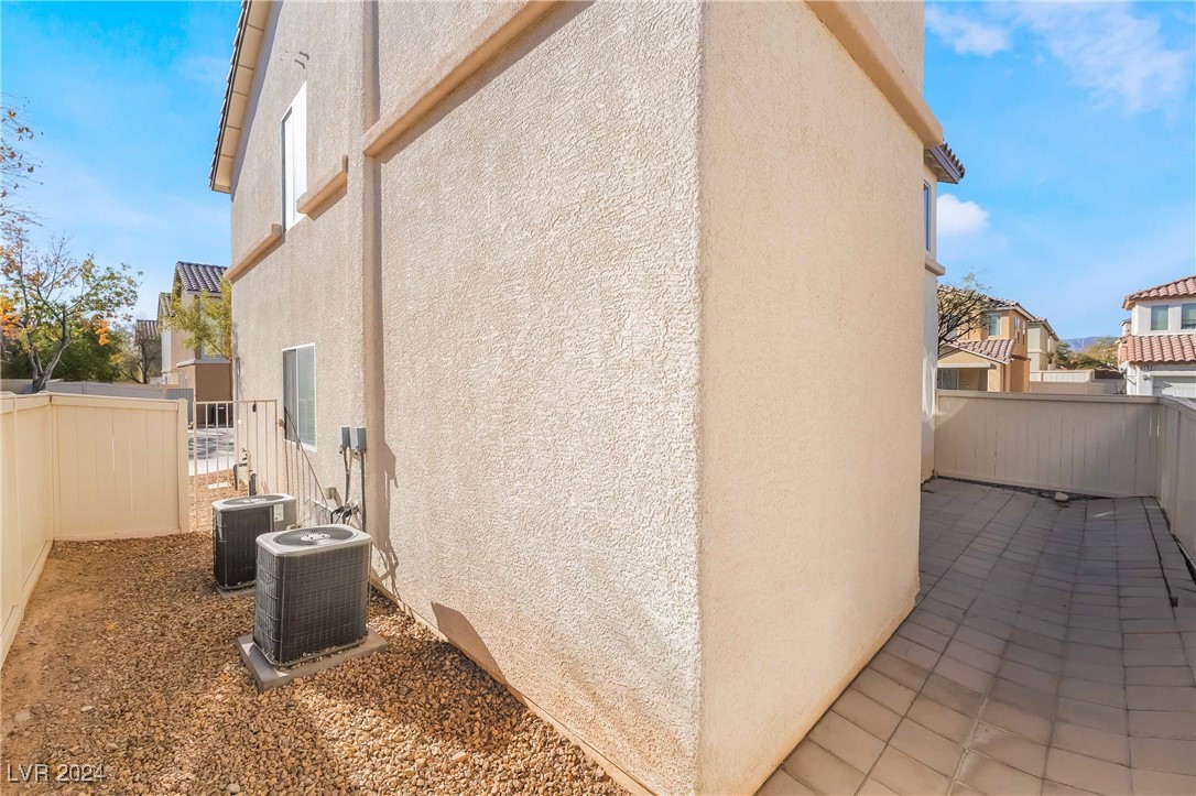 8266 Amphora Street