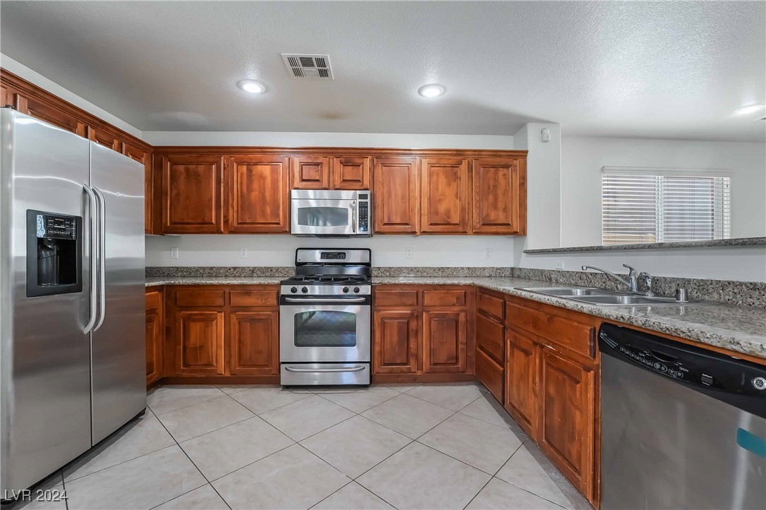 8266 Amphora Street