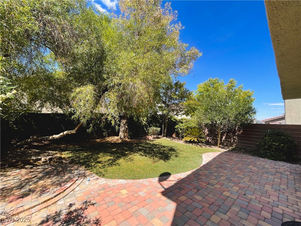 9464 Green Vineyard Avenue