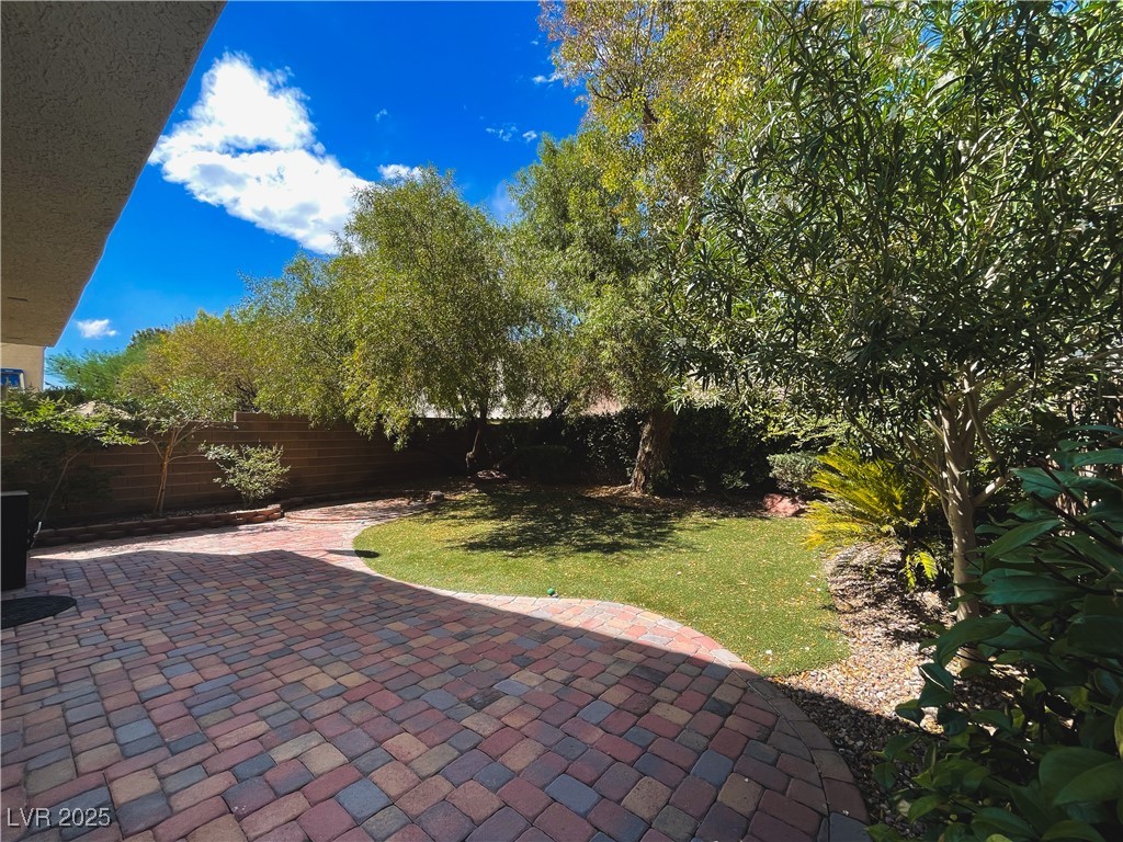 9464 Green Vineyard Avenue