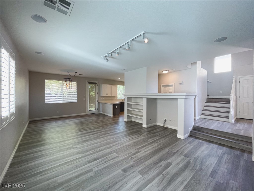 9464 Green Vineyard Avenue