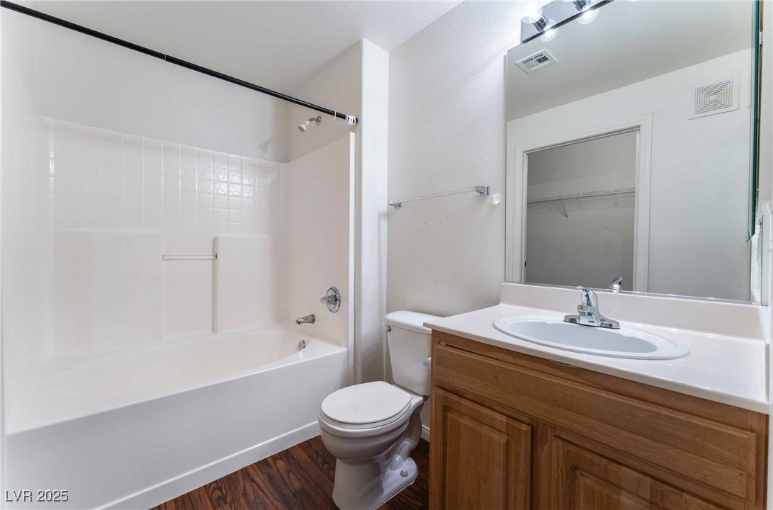 5855 VALLEY Drive 1060
