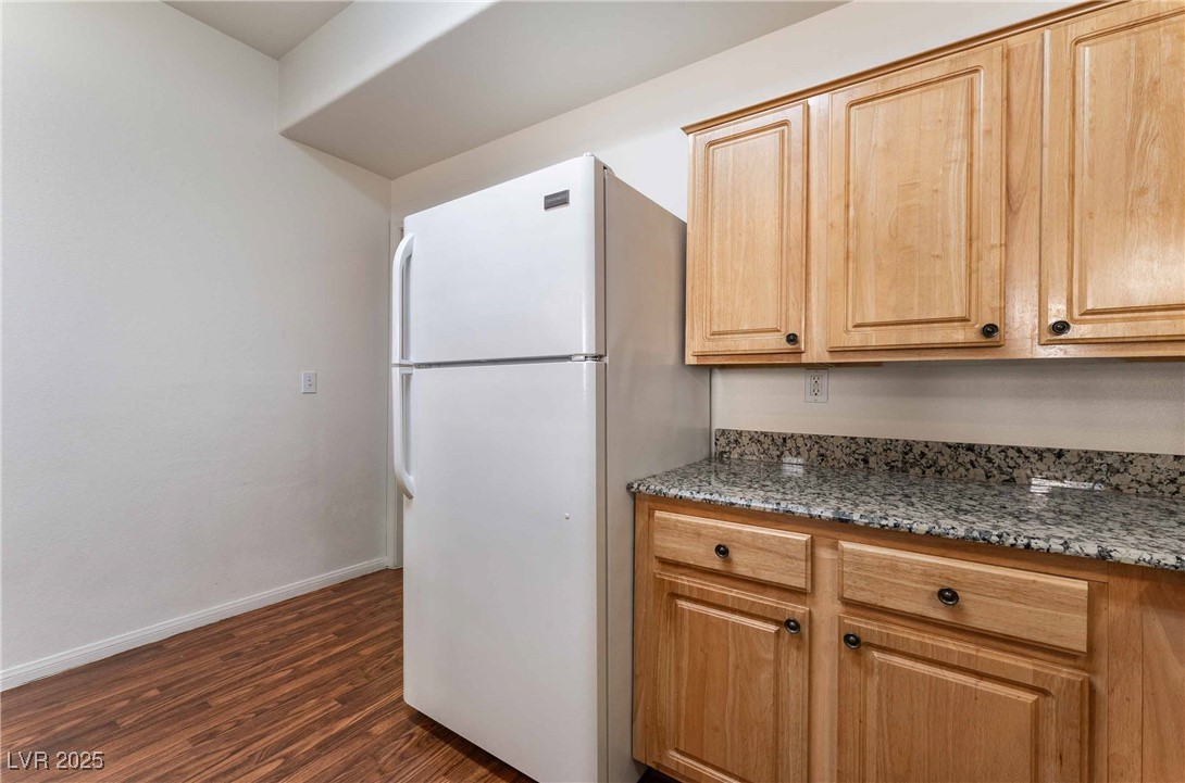 5855 VALLEY Drive 1060
