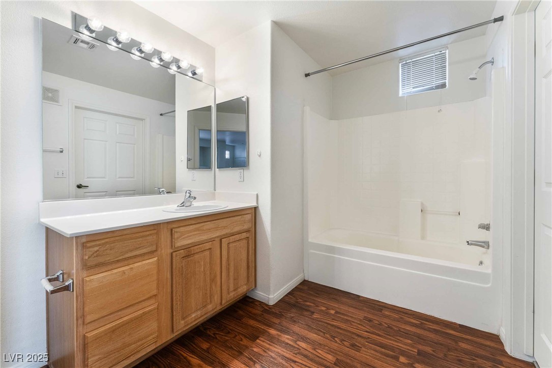 5855 VALLEY Drive 1060