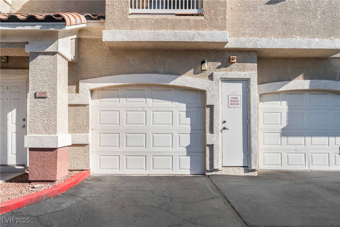 5855 VALLEY Drive 1060
