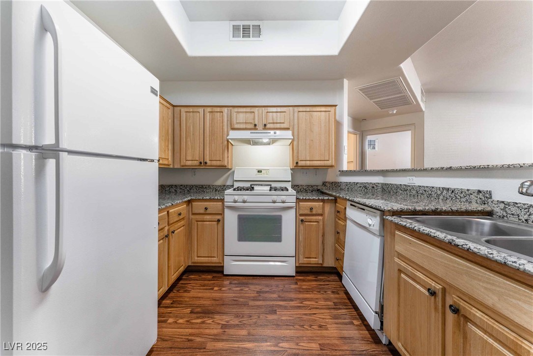 5855 VALLEY Drive 1060