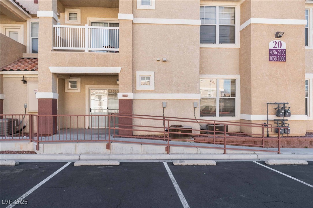 5855 VALLEY Drive 1060