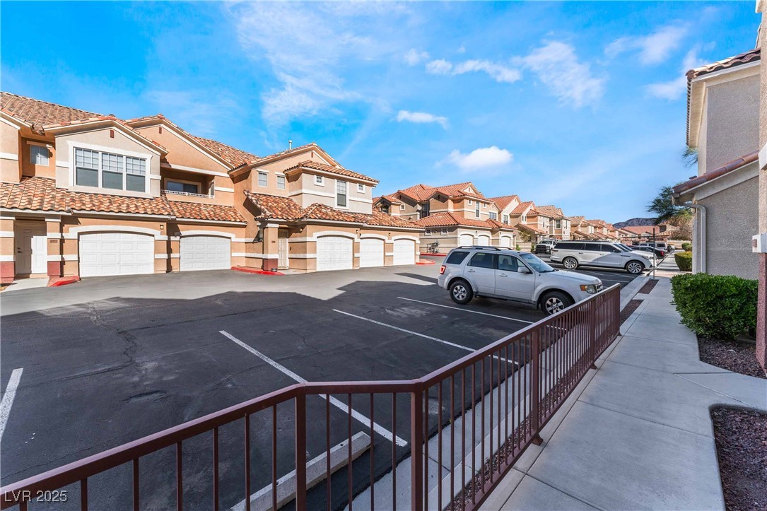 5855 VALLEY Drive 1060