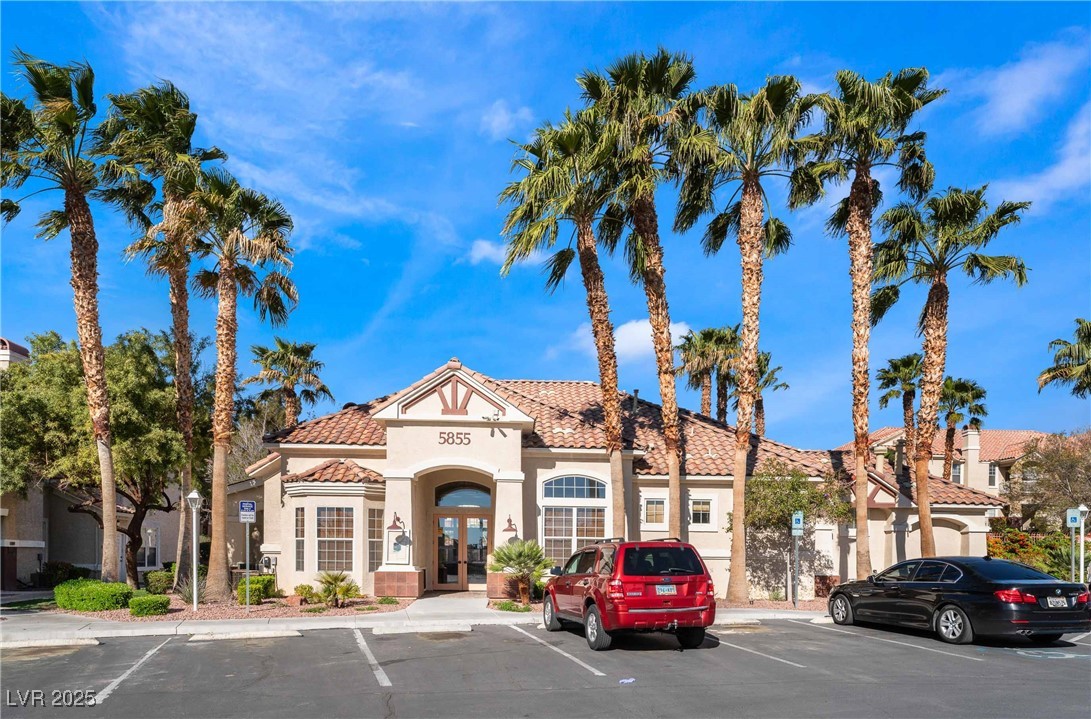 5855 VALLEY Drive 1060