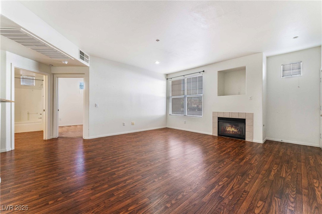 5855 VALLEY Drive 1060
