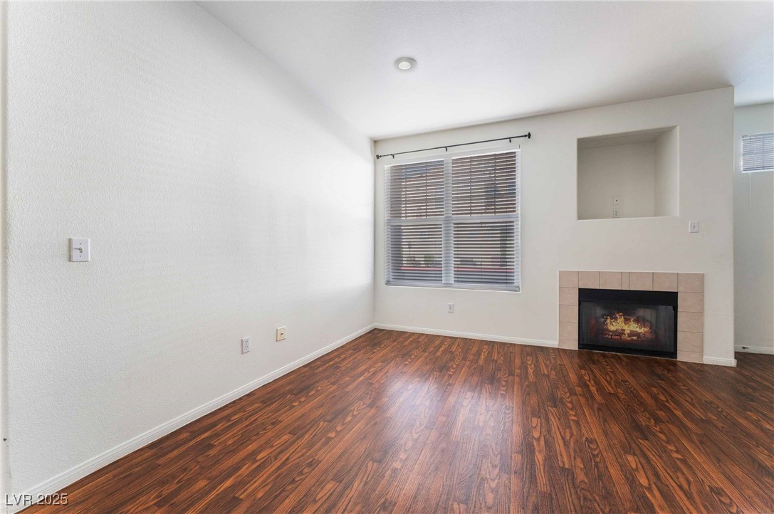 5855 VALLEY Drive 1060