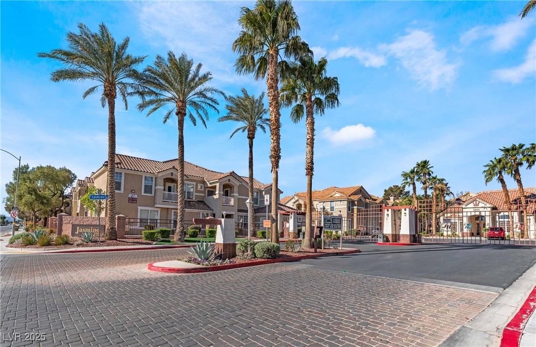 5855 VALLEY Drive 1060