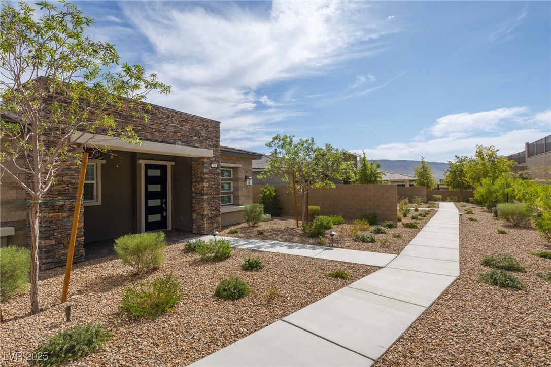 929 Silverfir Court