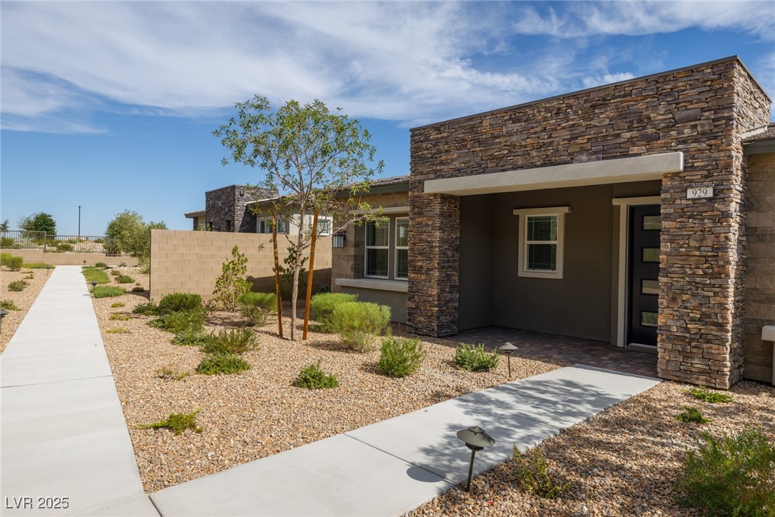 929 Silverfir Court