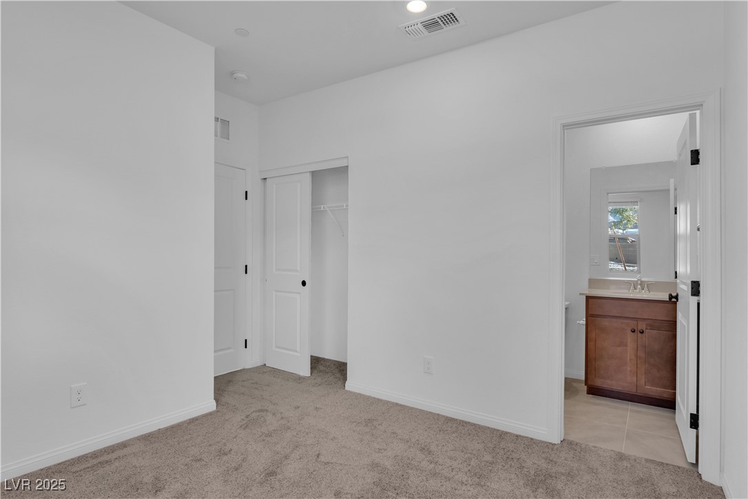 1421 Whistling Kite Street