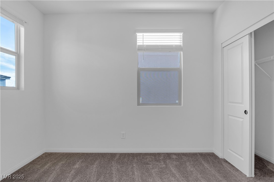 1421 Whistling Kite Street