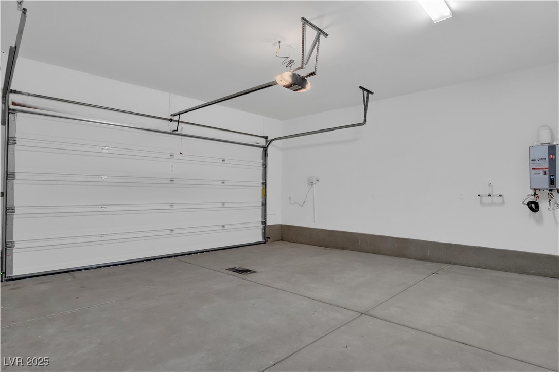 1421 Whistling Kite Street