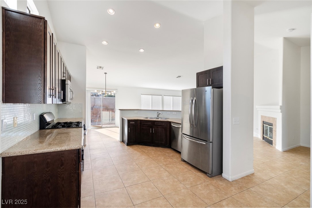 5825 COLEMAN Street -