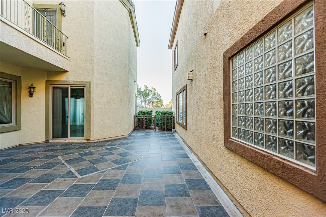 9236 Worsley Park Place