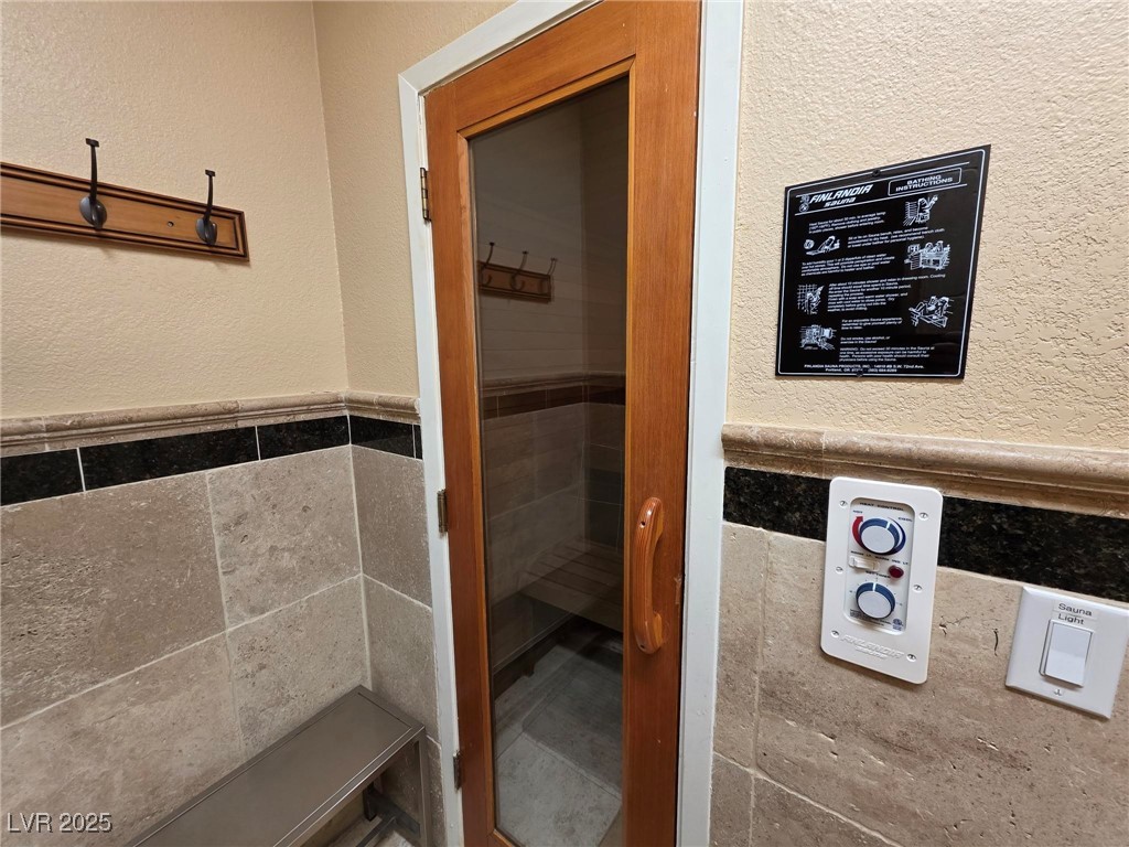 2200 South Fort Apache Road 1048
