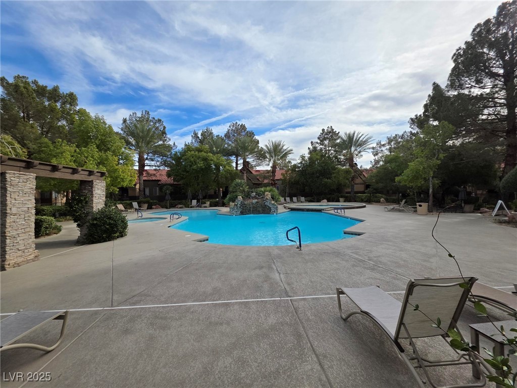 2200 South Fort Apache Road 1048