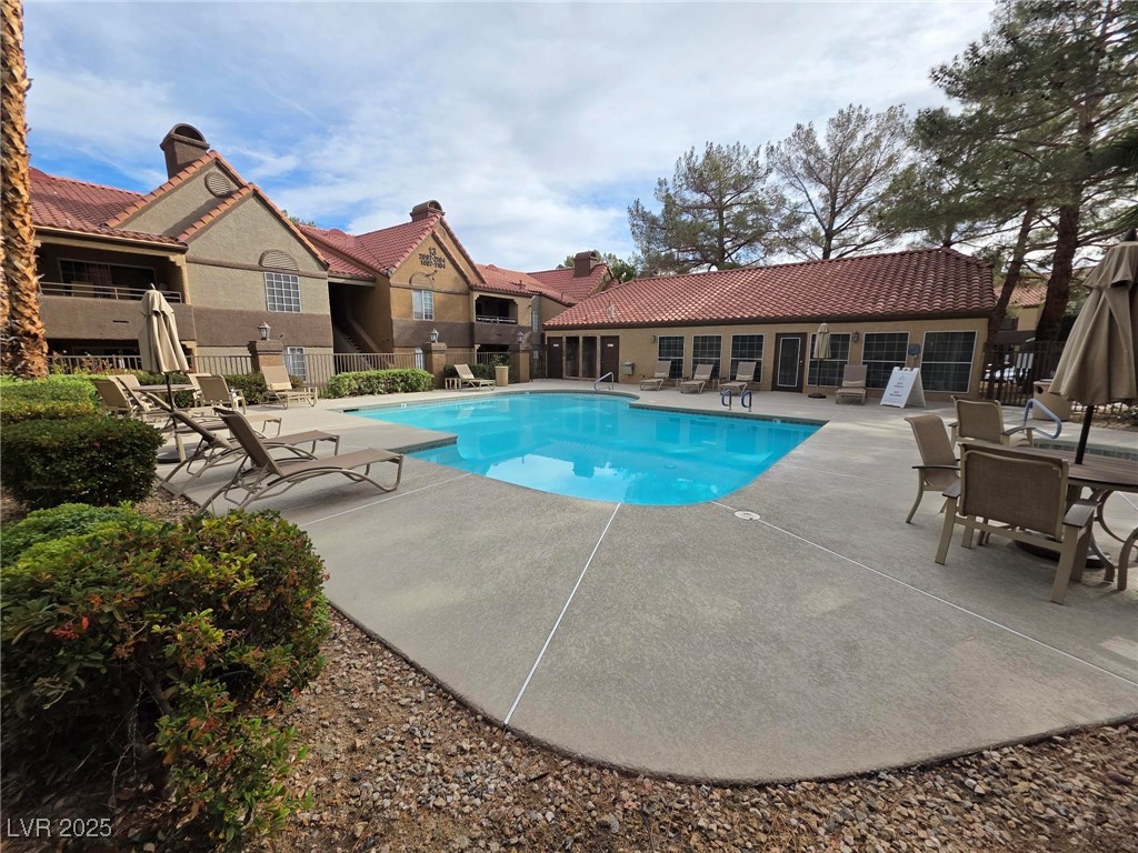 2200 South Fort Apache Road 1048