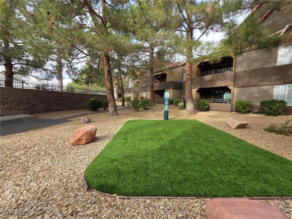 2200 South Fort Apache Road 1048