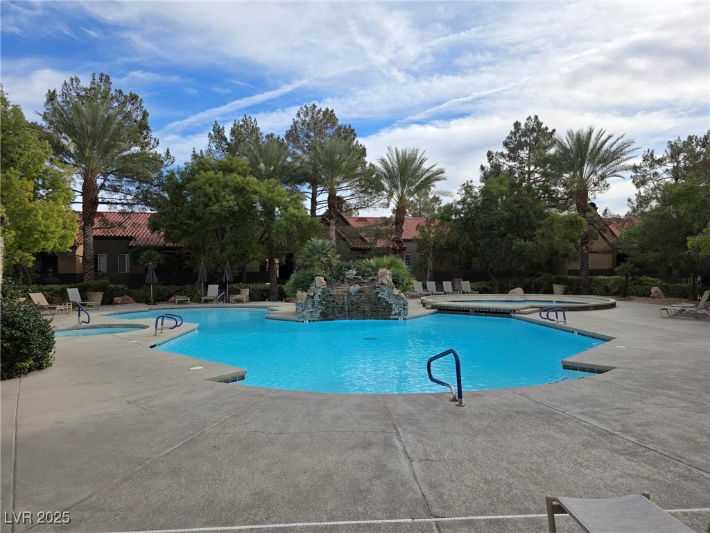 2200 South Fort Apache Road 1048