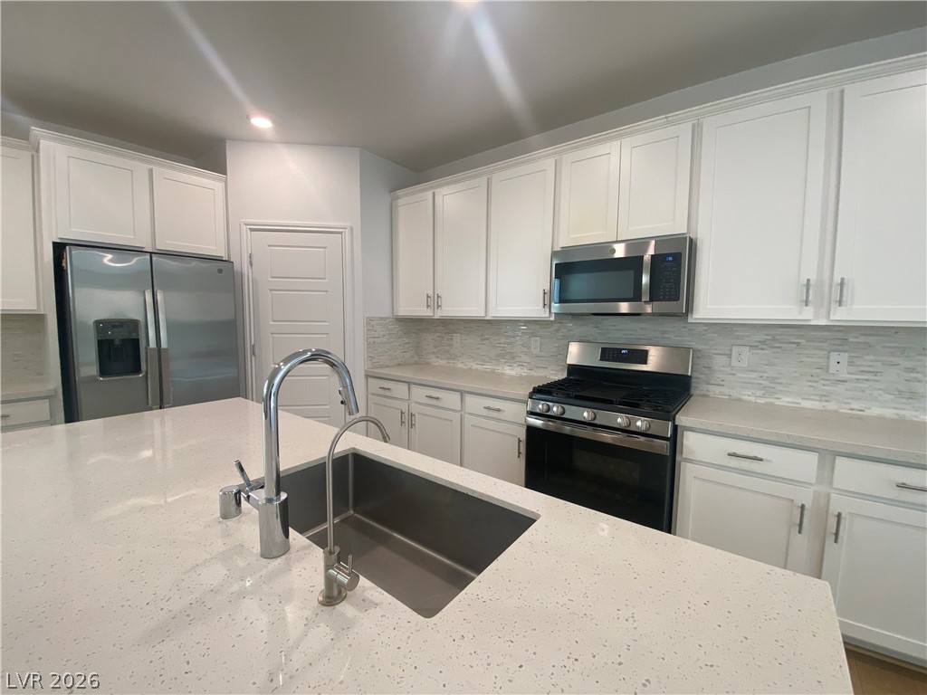 3995 Redwood Glen Court