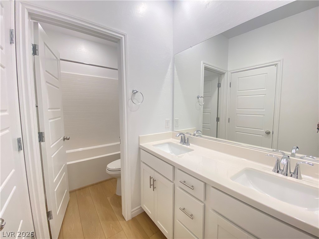 3995 Redwood Glen Court