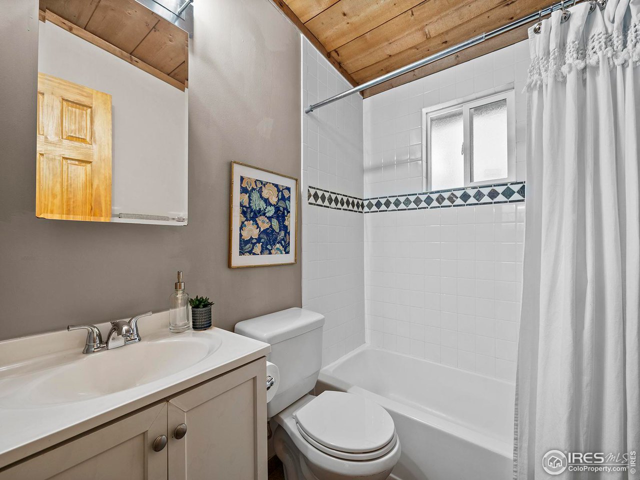 4529 Shoreline Dr #7