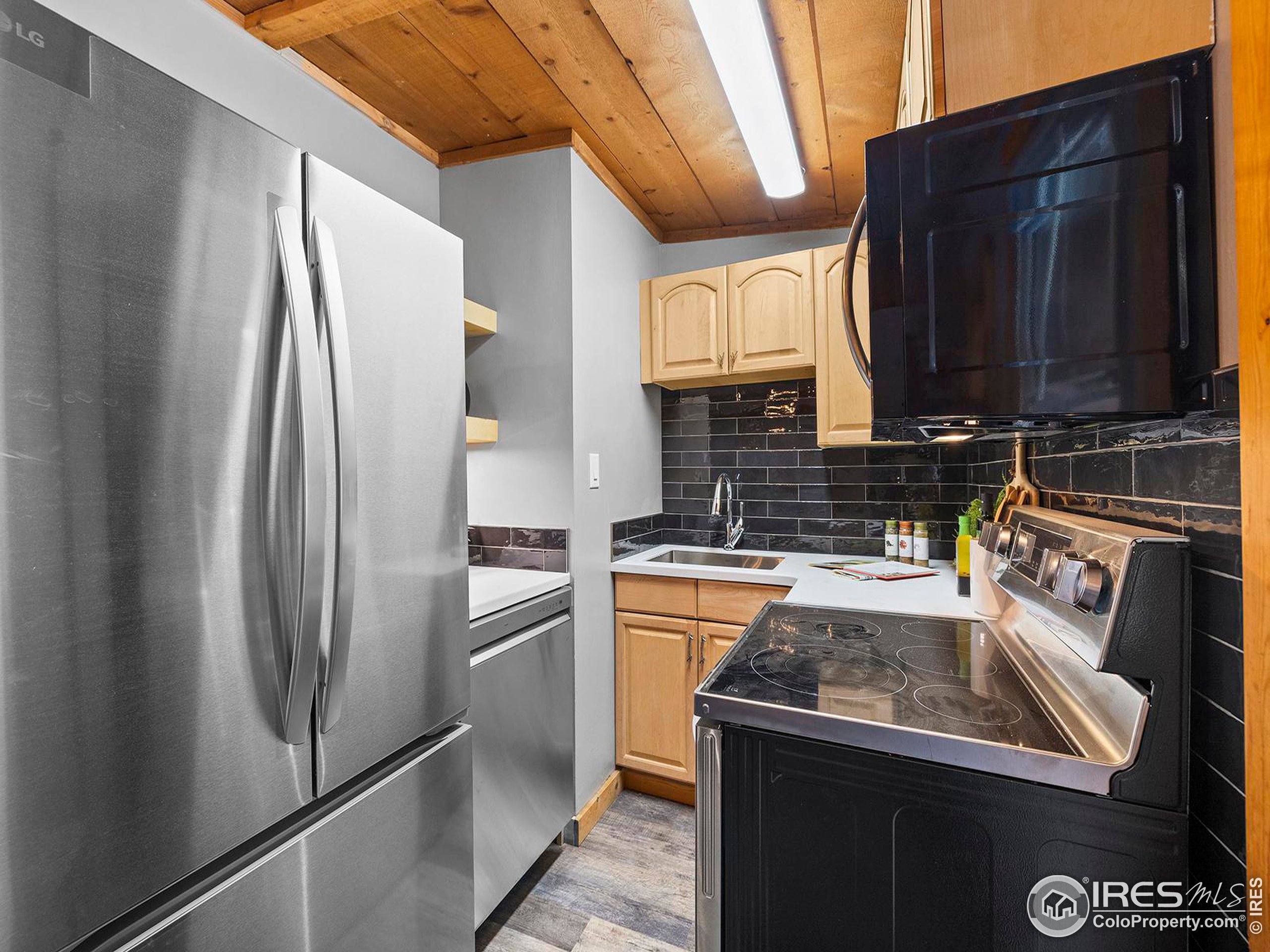 4529 Shoreline Dr #7