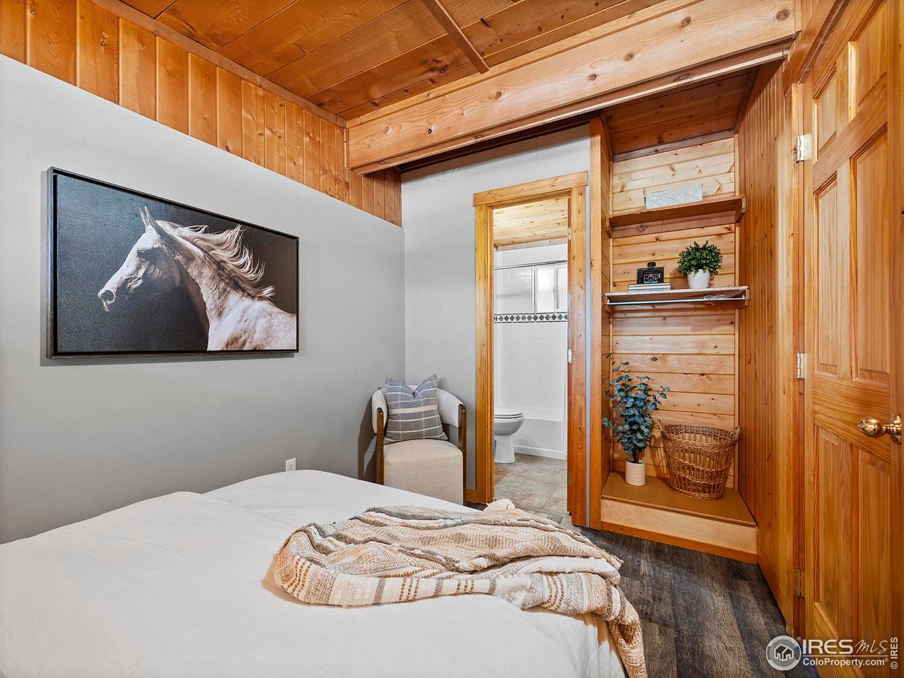 4529 Shoreline Dr #7