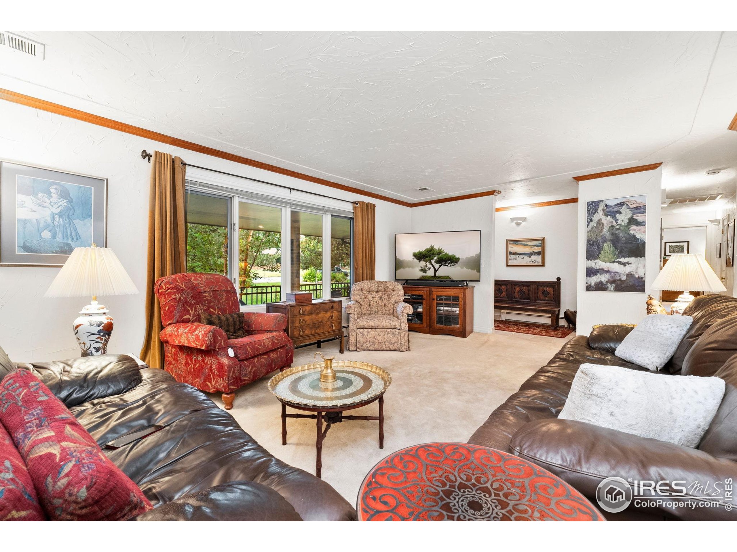 3553 Valley Oak Dr