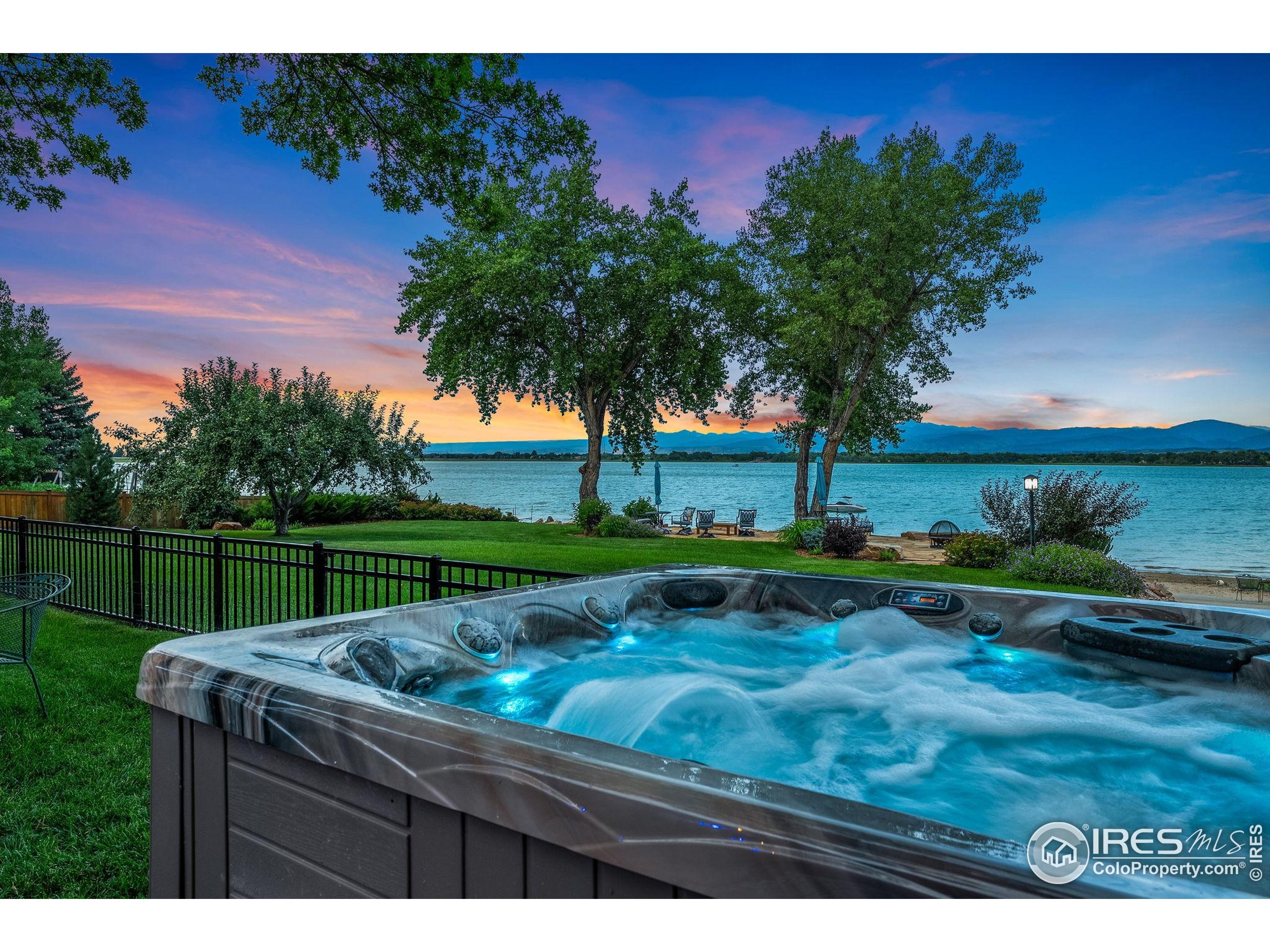 3553 Valley Oak Dr