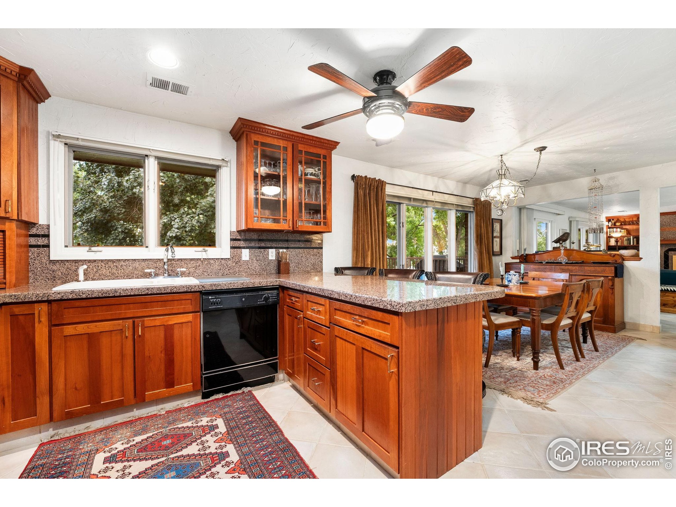 3553 Valley Oak Dr