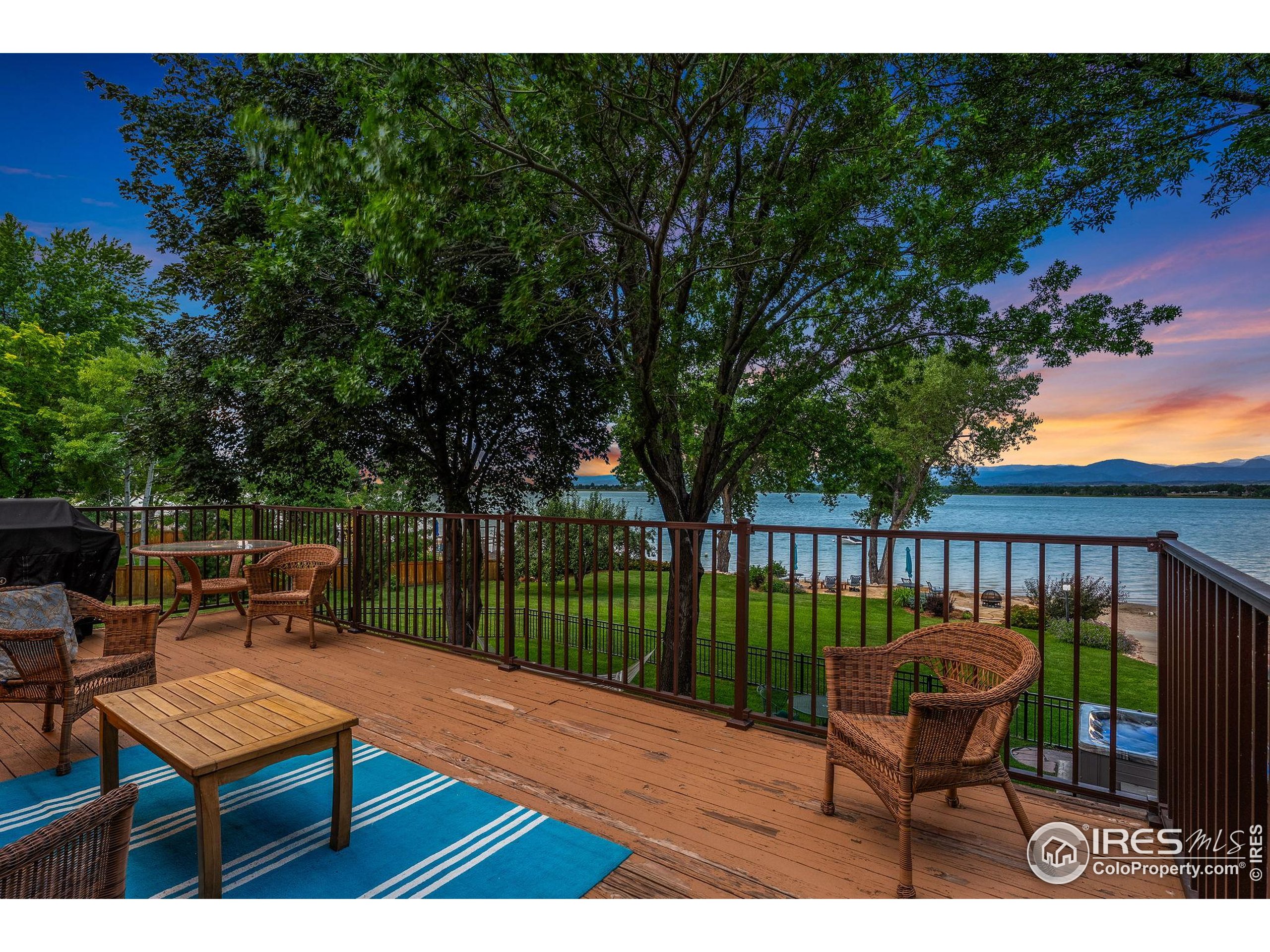 3553 Valley Oak Dr