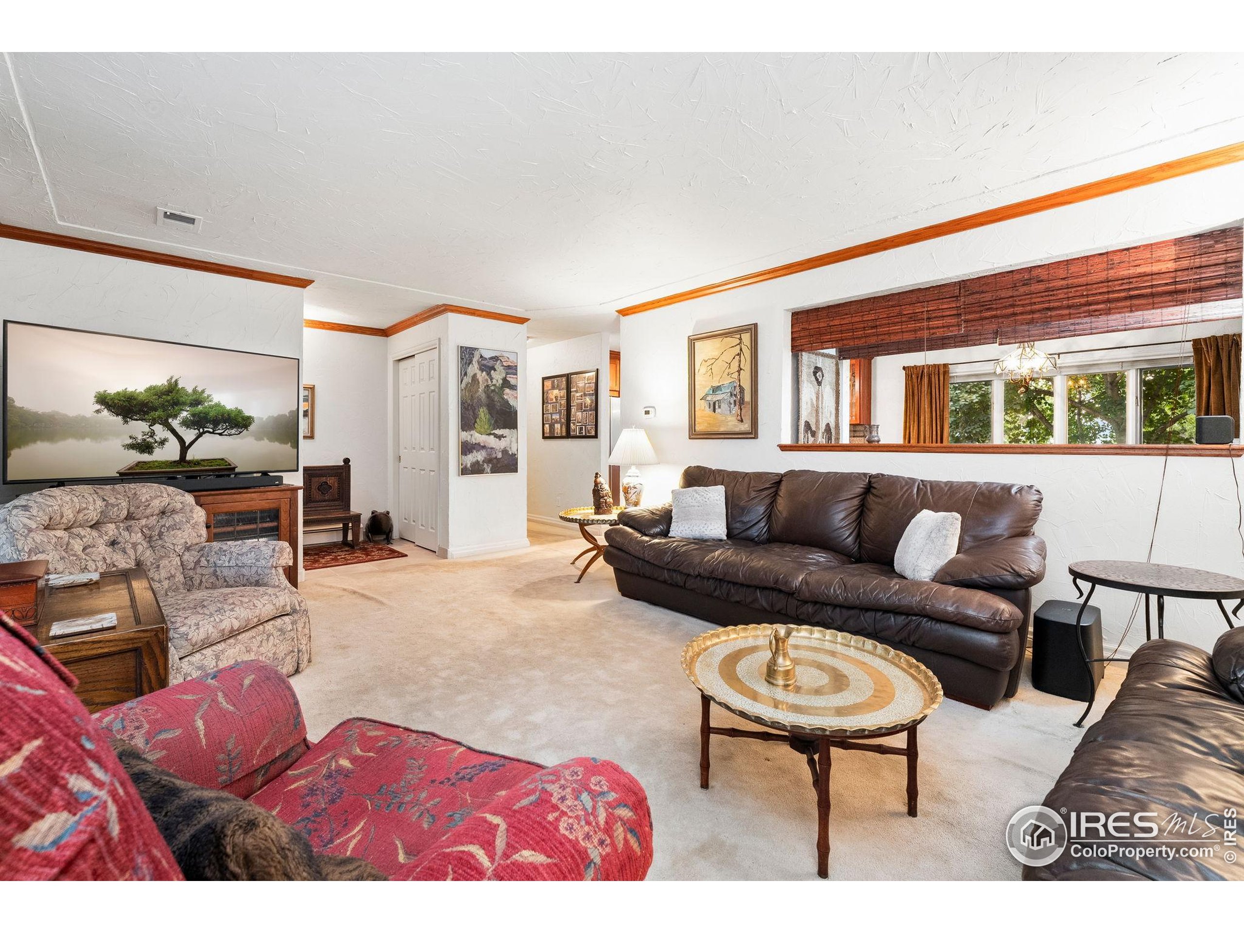 3553 Valley Oak Dr