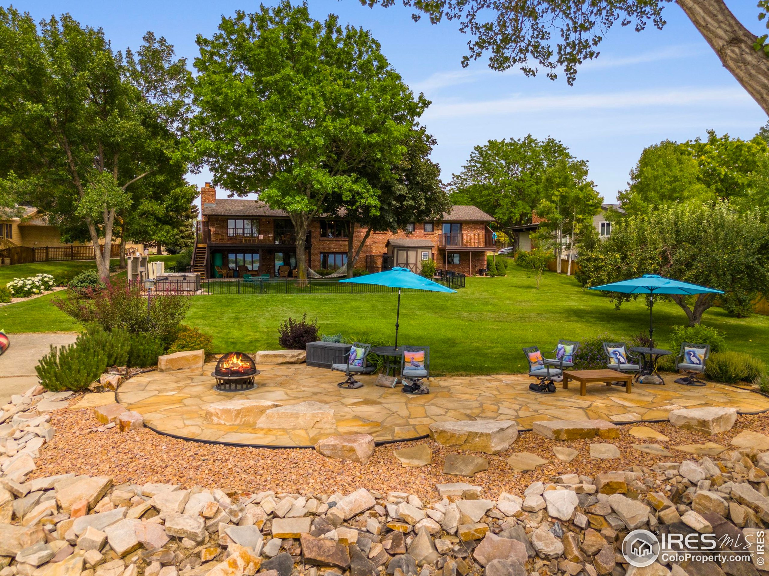 3553 Valley Oak Dr
