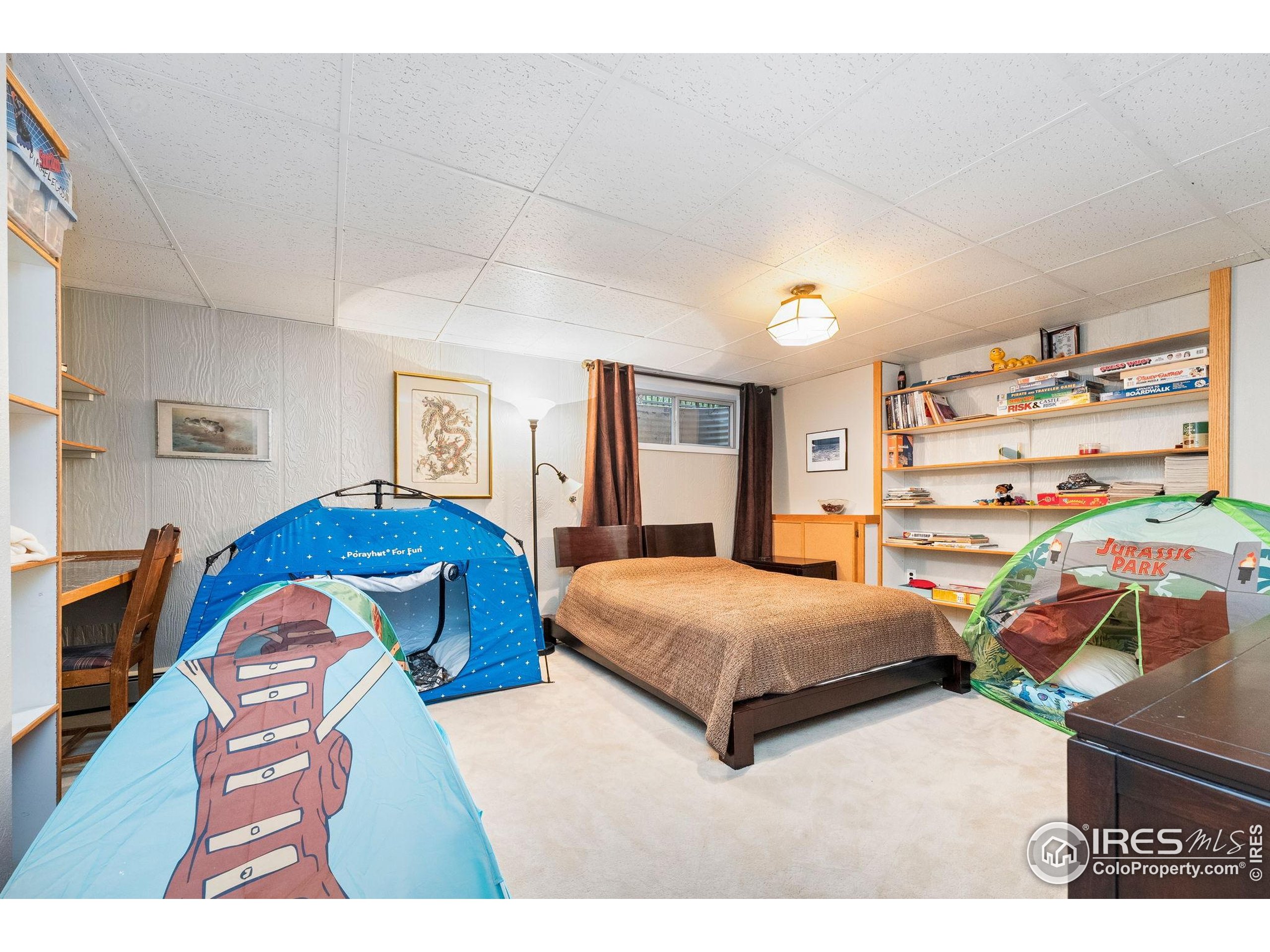 3553 Valley Oak Dr
