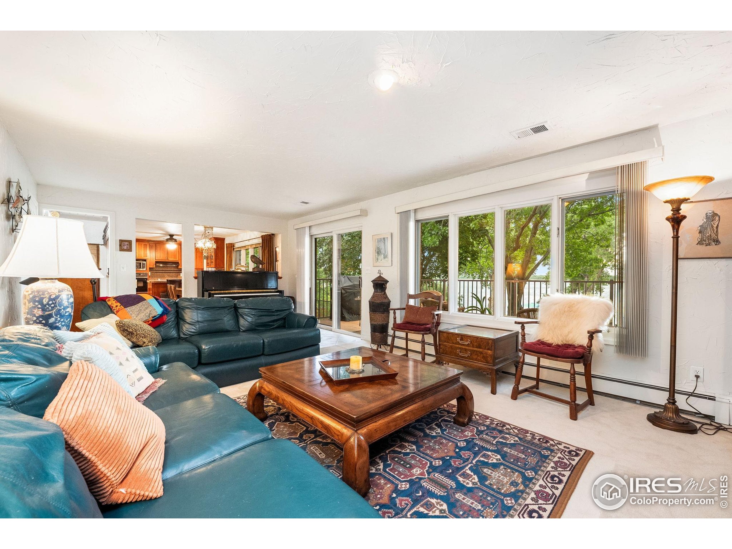 3553 Valley Oak Dr