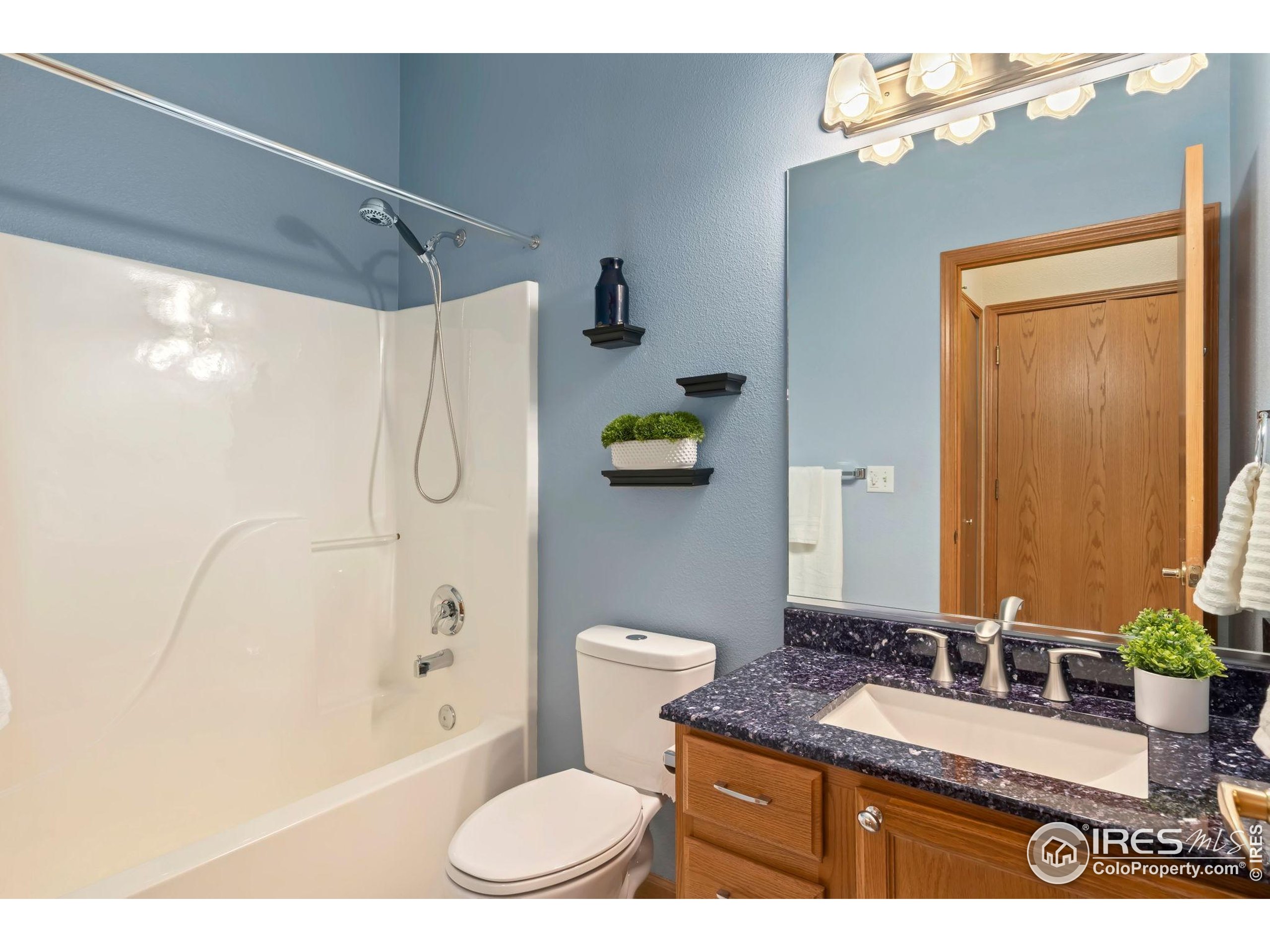 5000 Boardwalk Dr #30