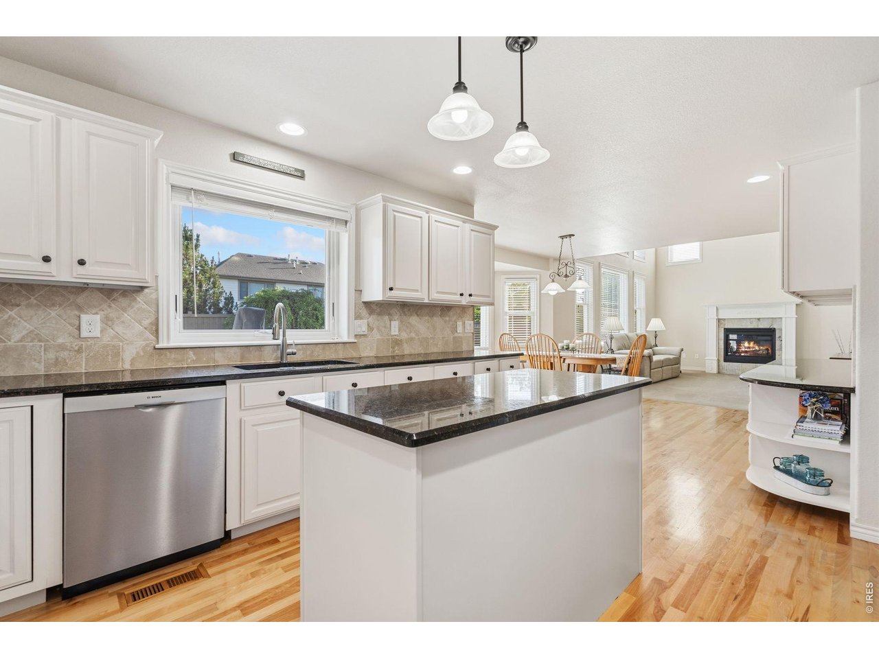 3221 Ledgestone Ct
