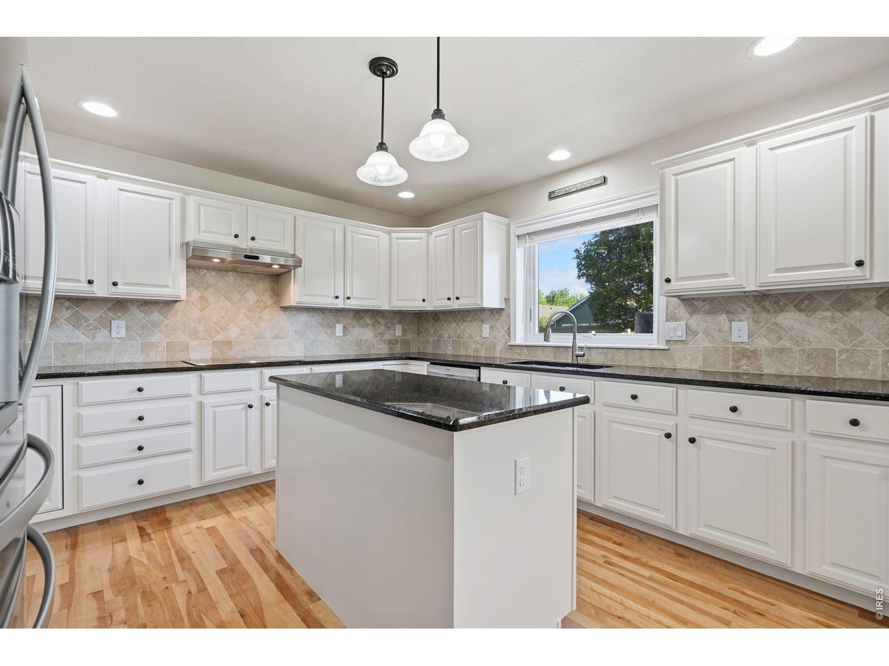 3221 Ledgestone Ct