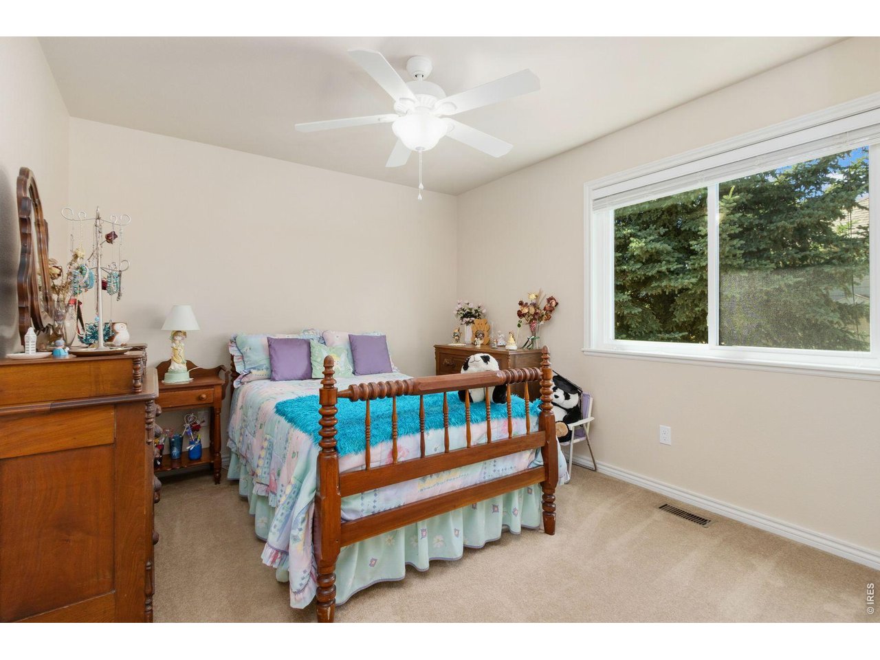 3221 Ledgestone Ct